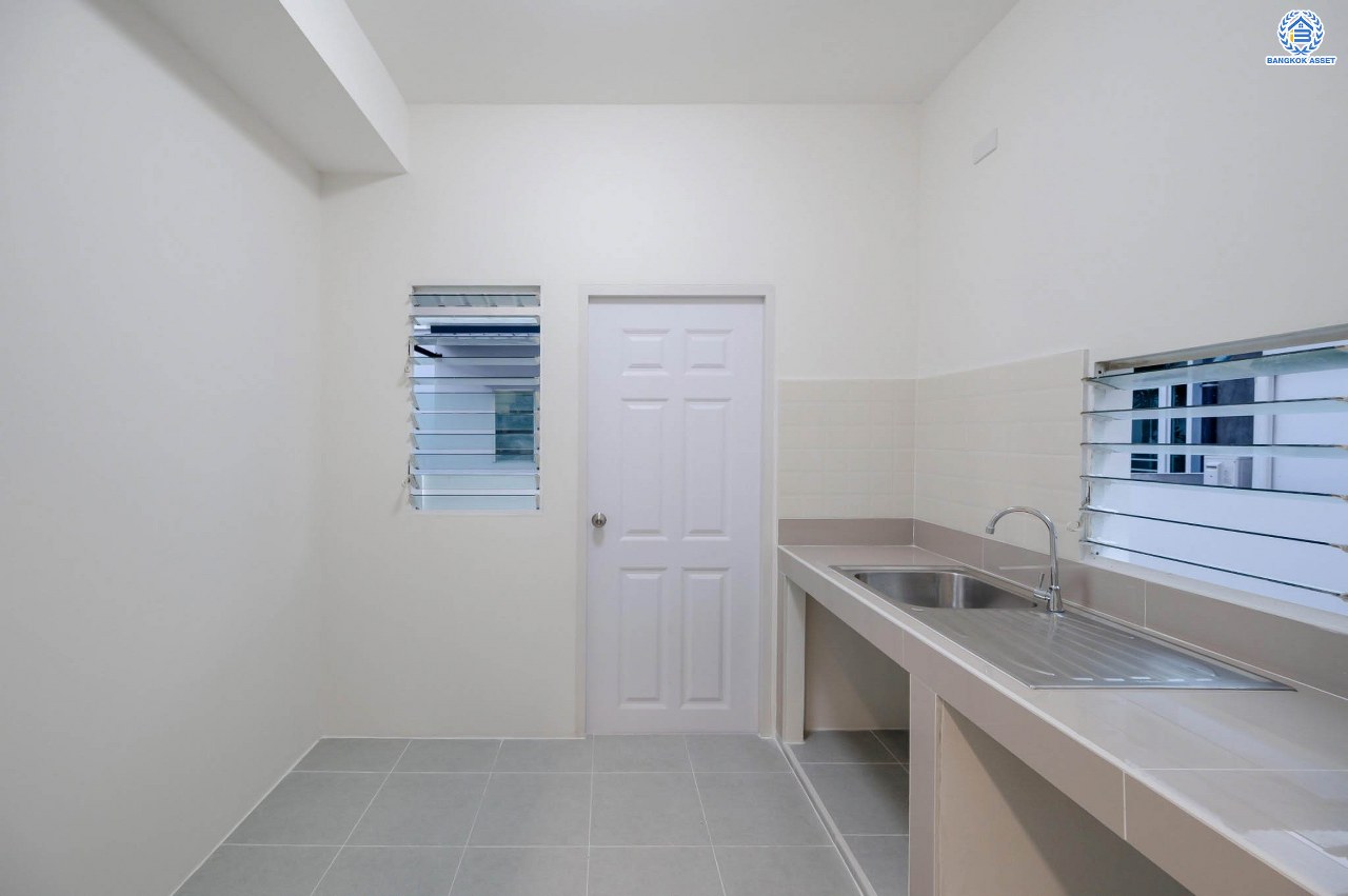 บ้านมือสองตกแต่งใหม่ สังคมคุณภาพแบรนด์ LH โครงการ อินนิซิโอ2 ปิ่นเกล้า-วงแหวน เนื้อที่ 50.3 ตร.ว. ฟังก์ชัน 3 ห้องนอน 2 ห้องน้ำ 1 ห้องอเนกประสงค์ จอดรถได้ 2 คัน บนทำเลศักยภาพ เดินทางสะดวก เชื่อมต่อทั้งปิ่นเกล้า-ศาลายา ใกล้เซ็นทรัลเวสต์เกต รถไฟฟ้าสายสีม่วง "สถานีตลาดบางใหญ่" และทางด่วน "กาญจนาภิเษก"...